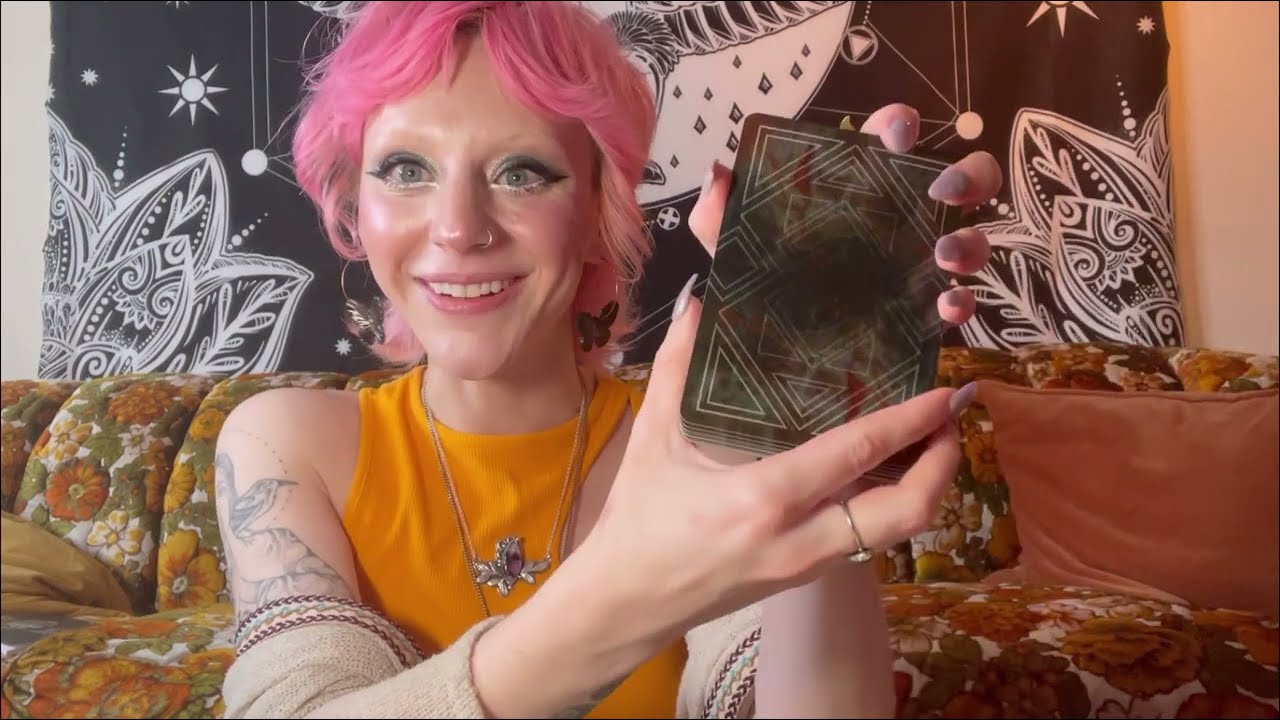 Unboxing and First Impressions: The Dark Mirror Oracle