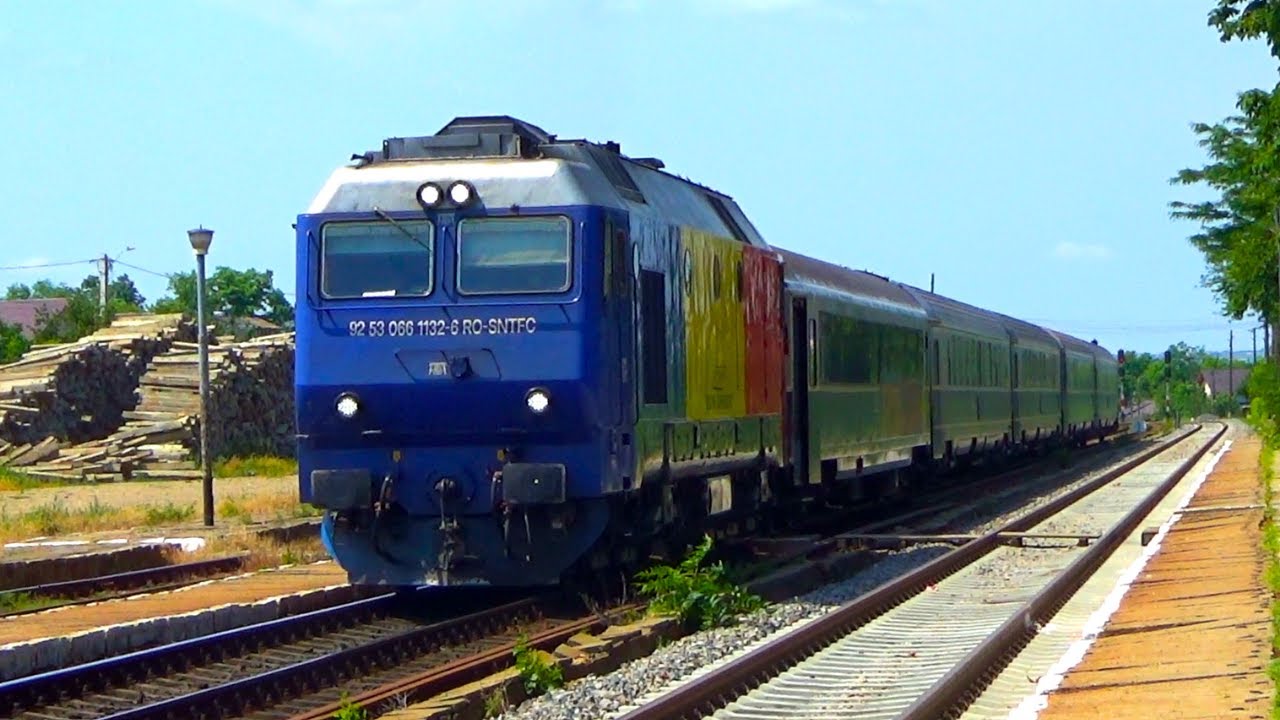 GM 66-1132 & IR 12661 Bucuresti N.- Iasi  / Trafic Feroviar / Railway Traffic in Zorleni - June 2025