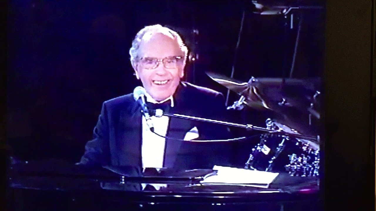 Charlie Norman spelar 