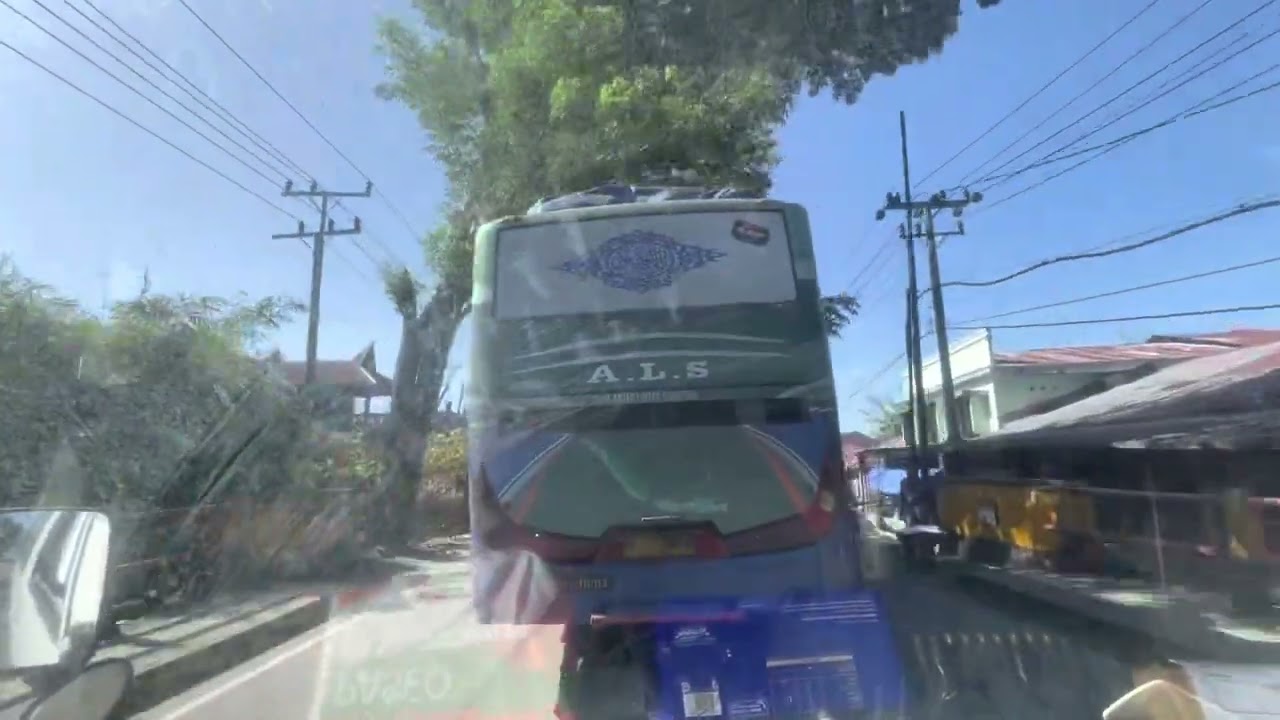 Als 107 vs mandiri taksi L300