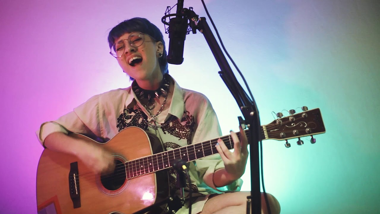 Mily Taormina - Dentro Algo Morreu | Acústico