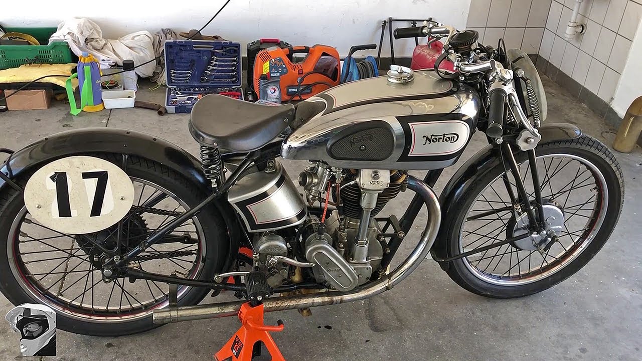 Norton International 350 (Cammy Norton) - a loud play of merry springs and valves