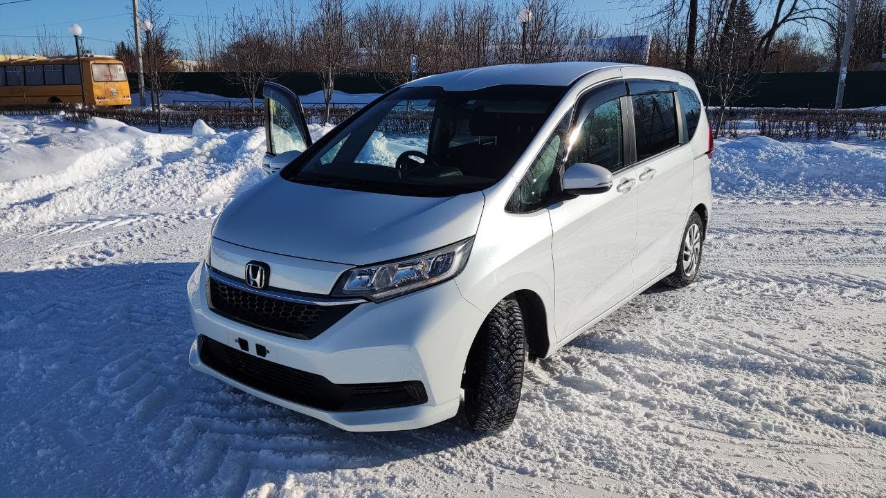 HONDA FREED 2 поколение рестайлинг. Обзор, цена, плюсы и минусы.
