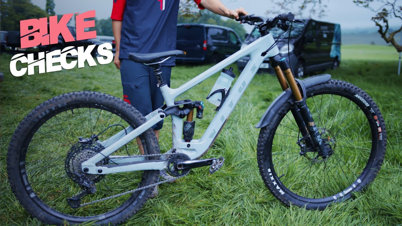 What Bikes Are Chain Reaction Cycles Locals Riding? | The Hub Show Ep. 31 |