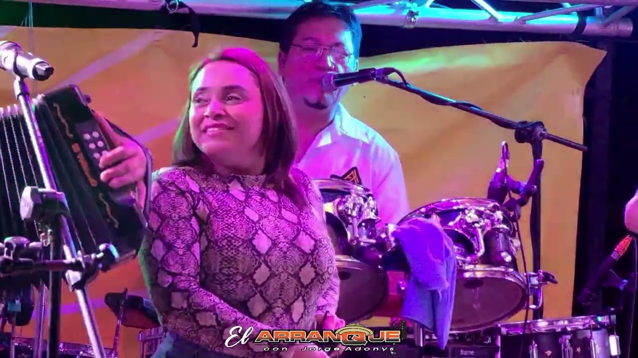 VIVO DE TUS RECUERDOS - ALEJANDRO TORRES EN VIVO