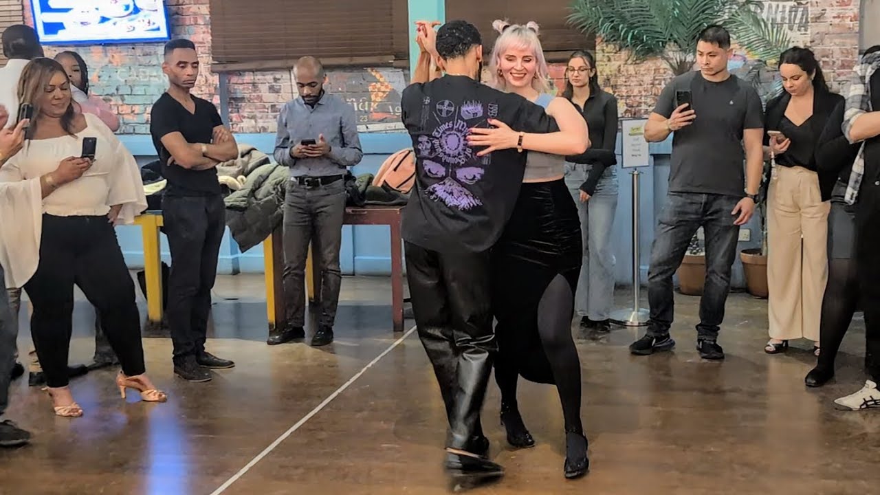 Kizomba bar Salsa London 22jan2025