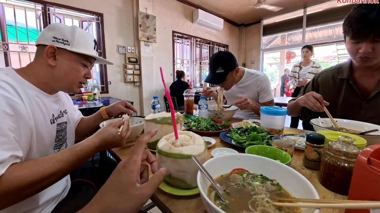Delicious and popular Pho restaurant in Vientiane, Laos