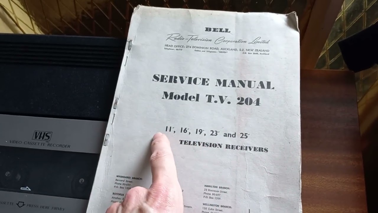Bell 11 inch B&W 'Bell-Roy' Model TV204 1960's Vintage Television Part 1 