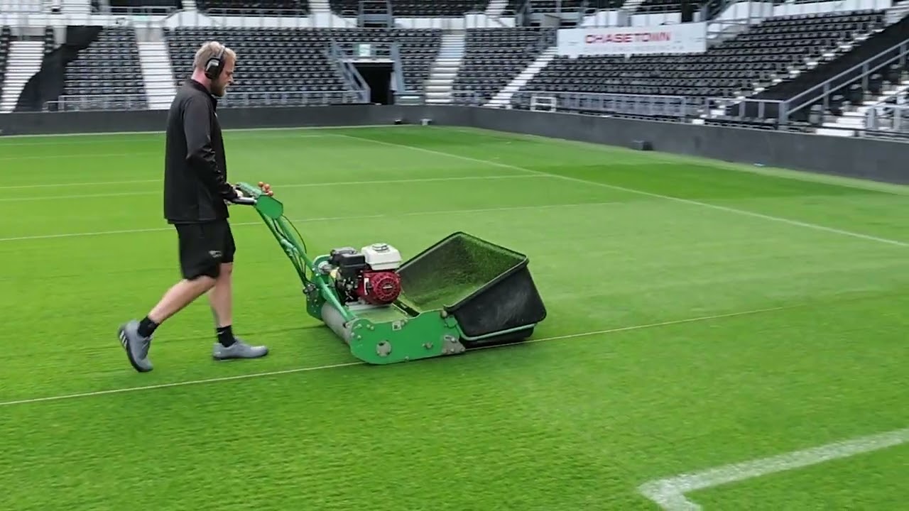 3.5 Minutes Of Cutting Perfection With The Dennis G860's