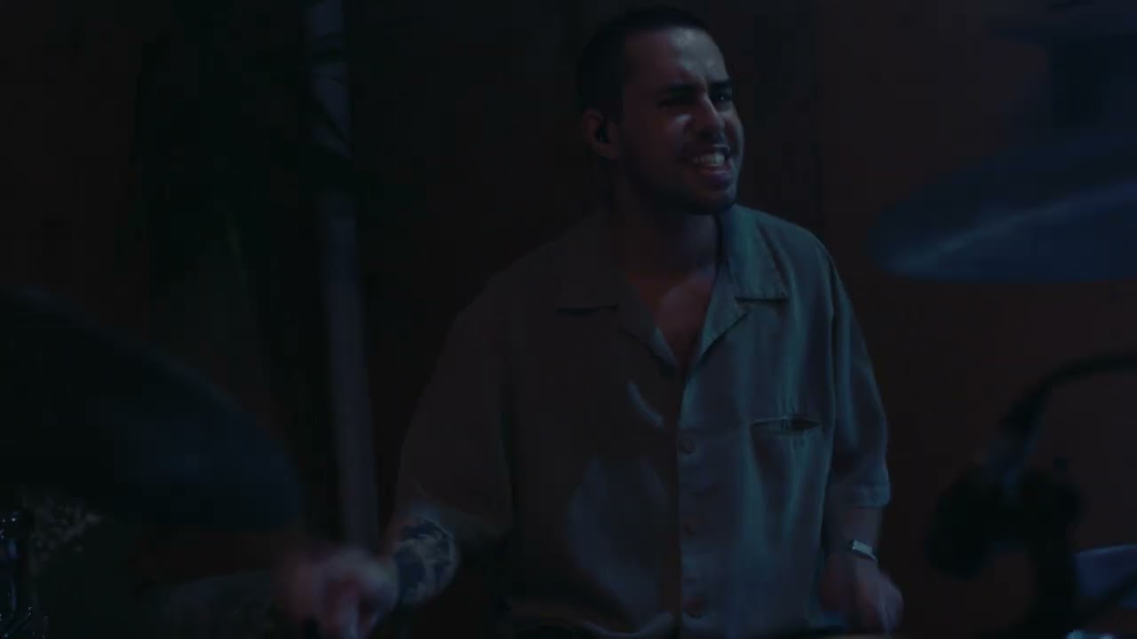 Mel Blue - Frake (Official Live Video)