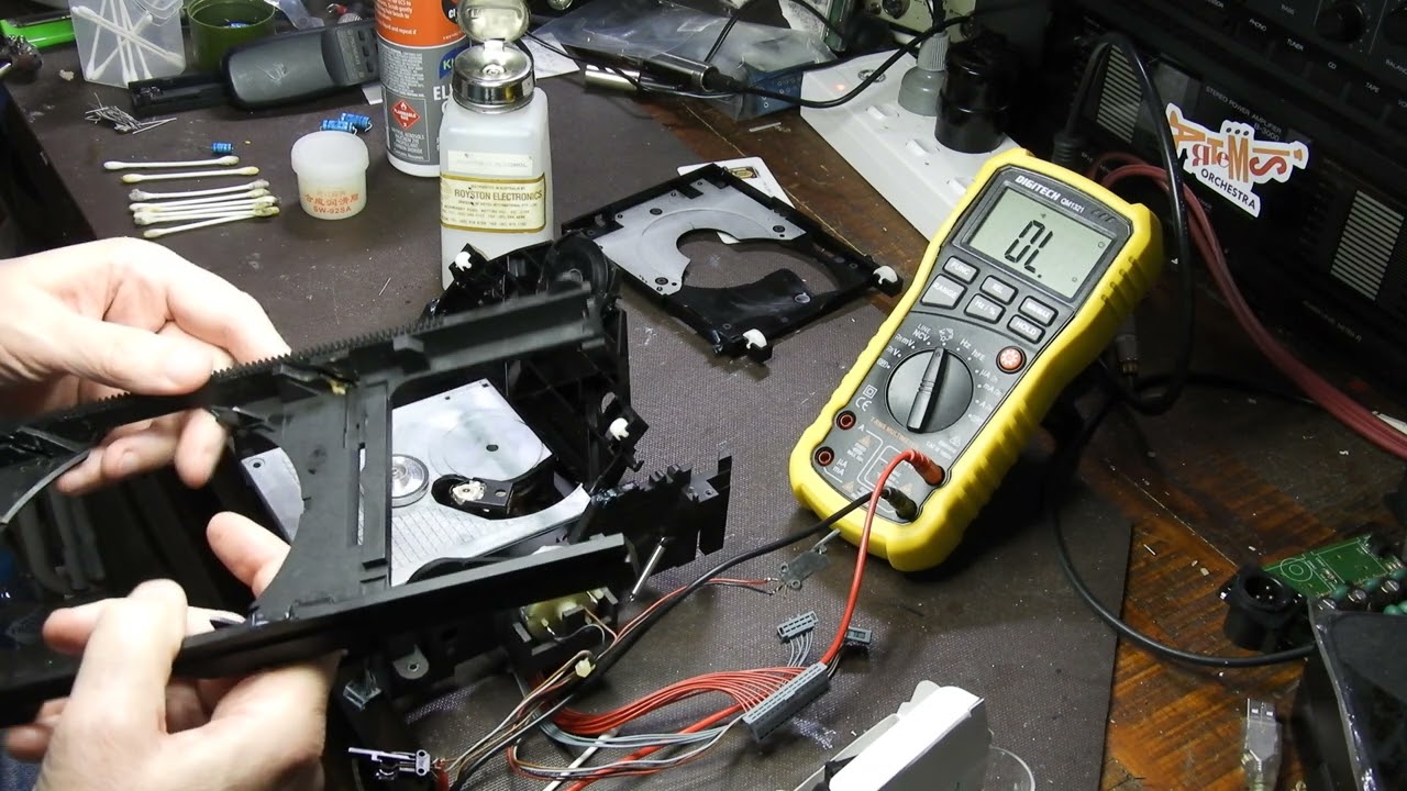 Philips CDM-1 Mk2 - Example of Servicing of CD Player Laser Mechanism (Long Assembly).