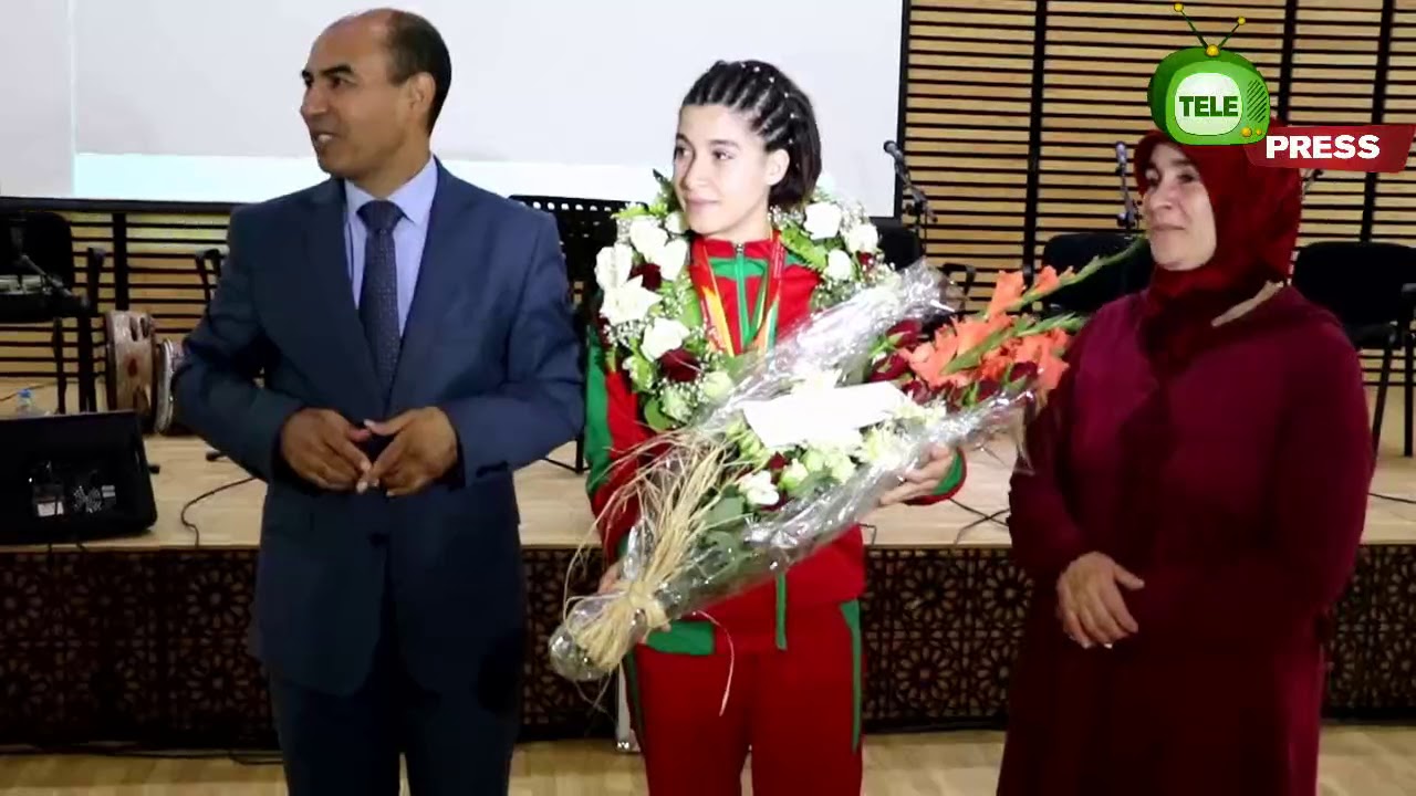 عامل إقليم بنسليمان يكرم البطلة أميمة البوشتي بطلة إفريقيا في التايكواندو.