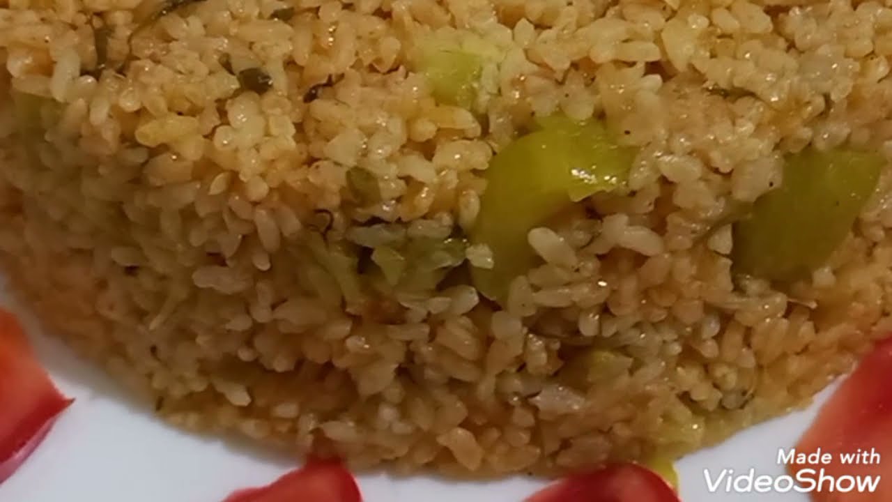 رز بالكوسه والطماطم رائع المذاق ،جربيه اذا زهقتي من الطرق المعتاده للكوسه💝💝