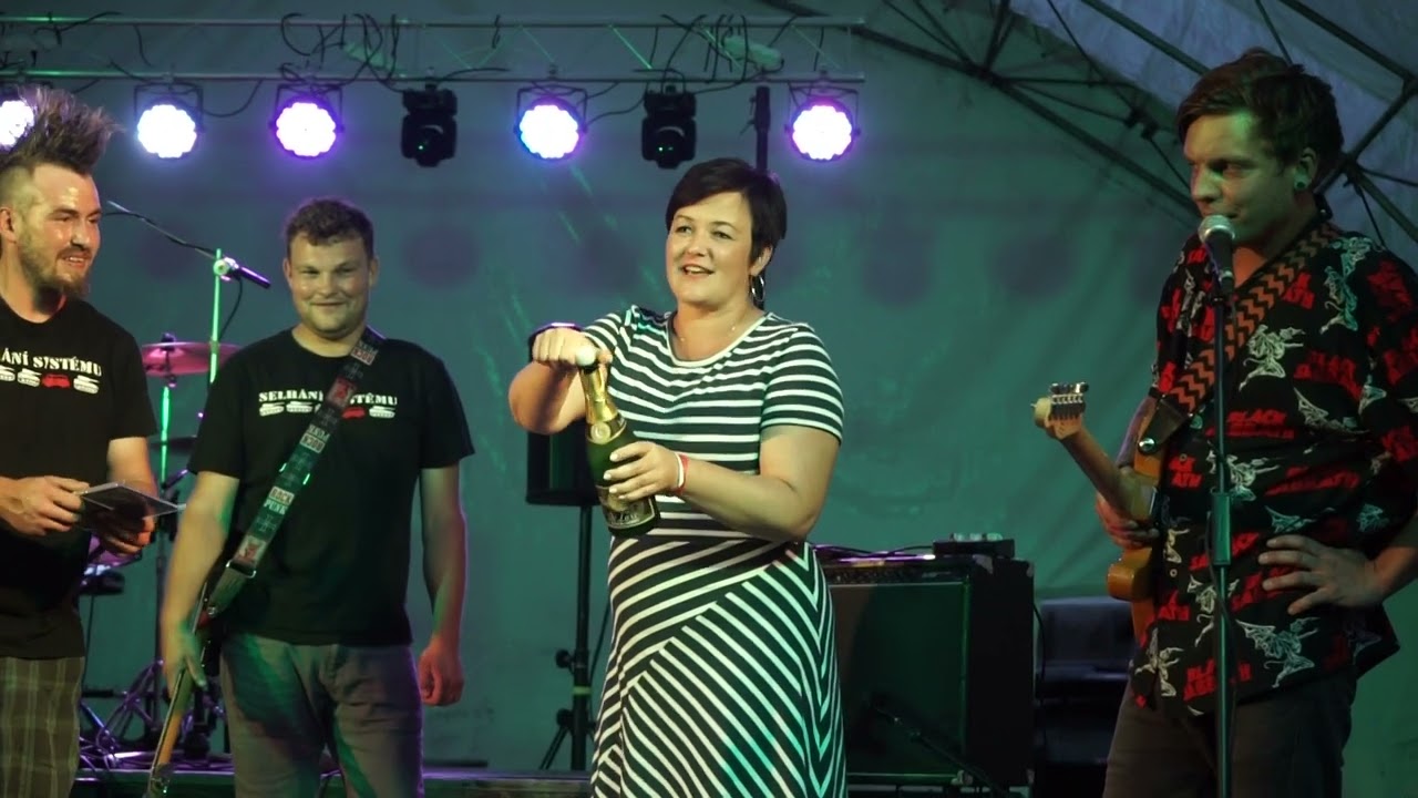 Křest CD Selh&aacute;n&iacute; Syst&eacute;mu na BěloHARD FEST 2023