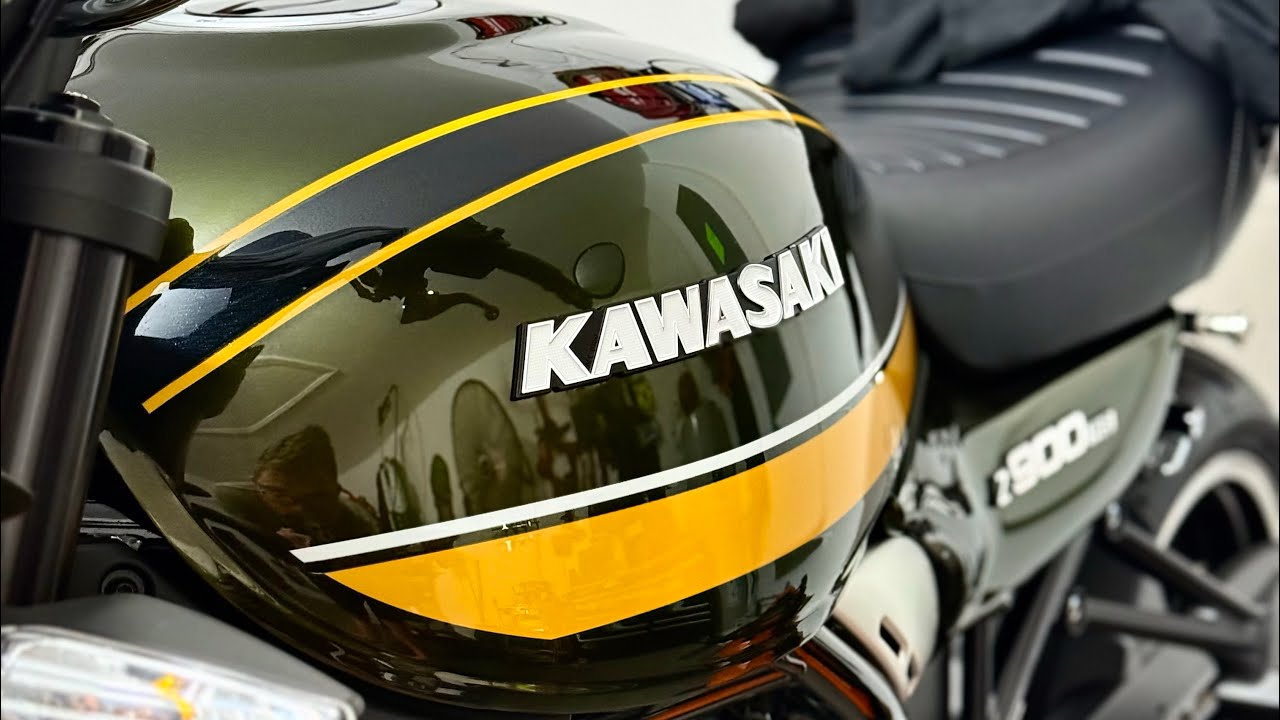 Installing Retro Badges on my Z900RS