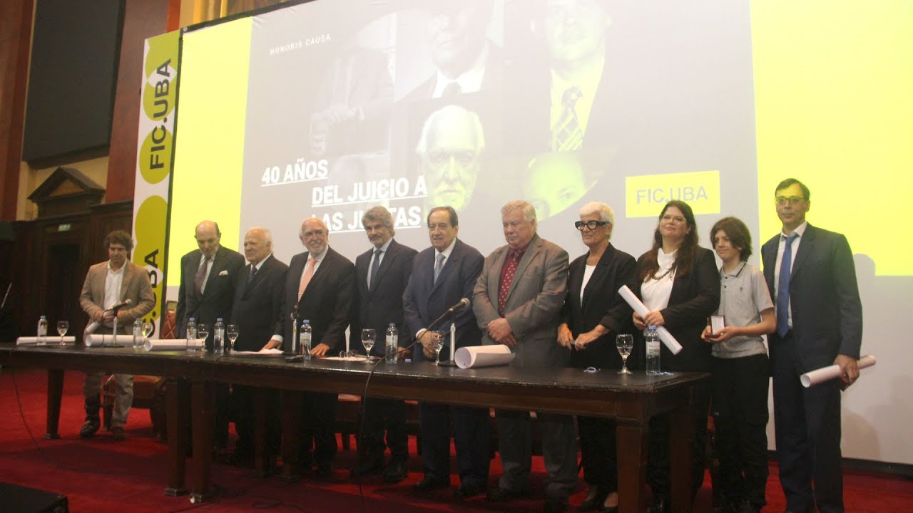 Acto de entrega del título de Doctor Honoris Causa a los protagonistas del Juicio a las Juntas