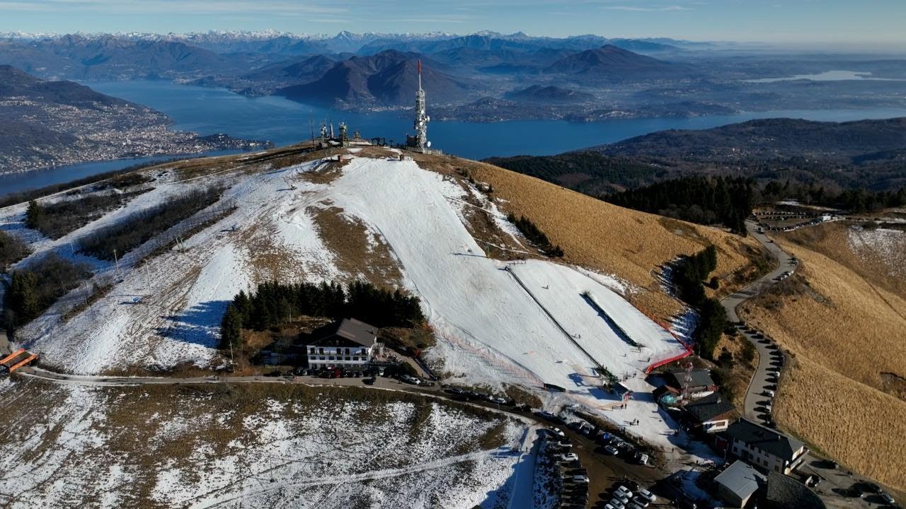 Temperature eccezionali sulle Alpi: 16 gradi a 1400 metri, e la neve scompare. Le immagini dal drone
