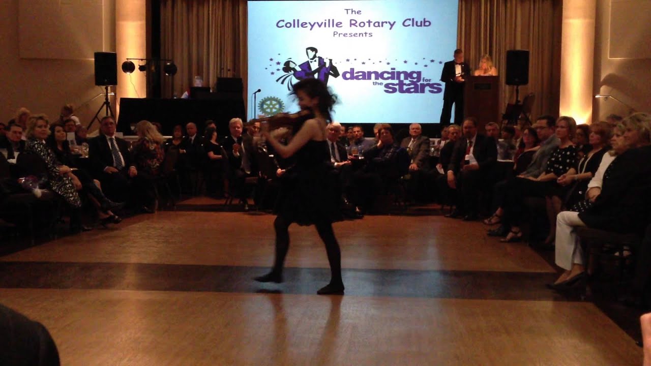 Sandy Cameron playing a 1735 Giuseppe Guarneri violin