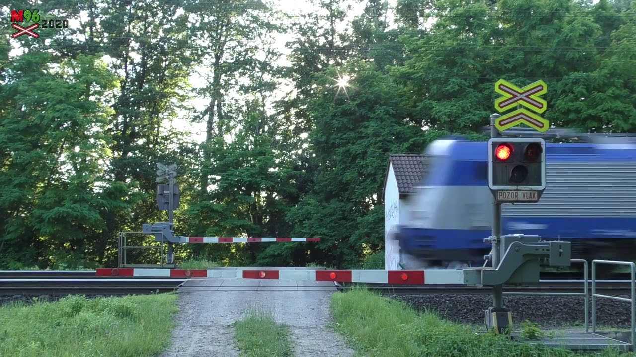 Železniční přejezd Hranice na Moravě [P6493] - 1.7.2020 / Czech railroad crossing
