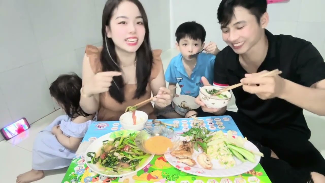 Cũng nhờ món gà quay mà ông chồng hom nay hiền queo