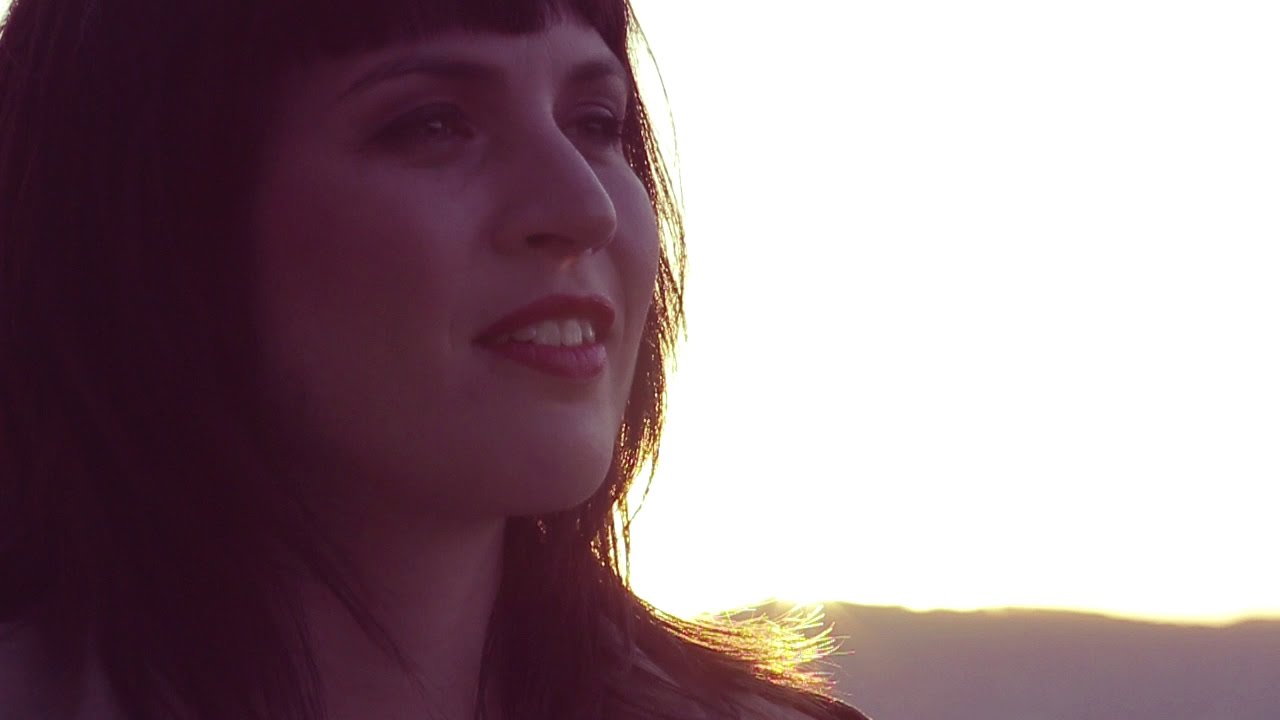 Anna Roig i L'ombre de ton chien - Què bé, ser aquí (Videoclip)