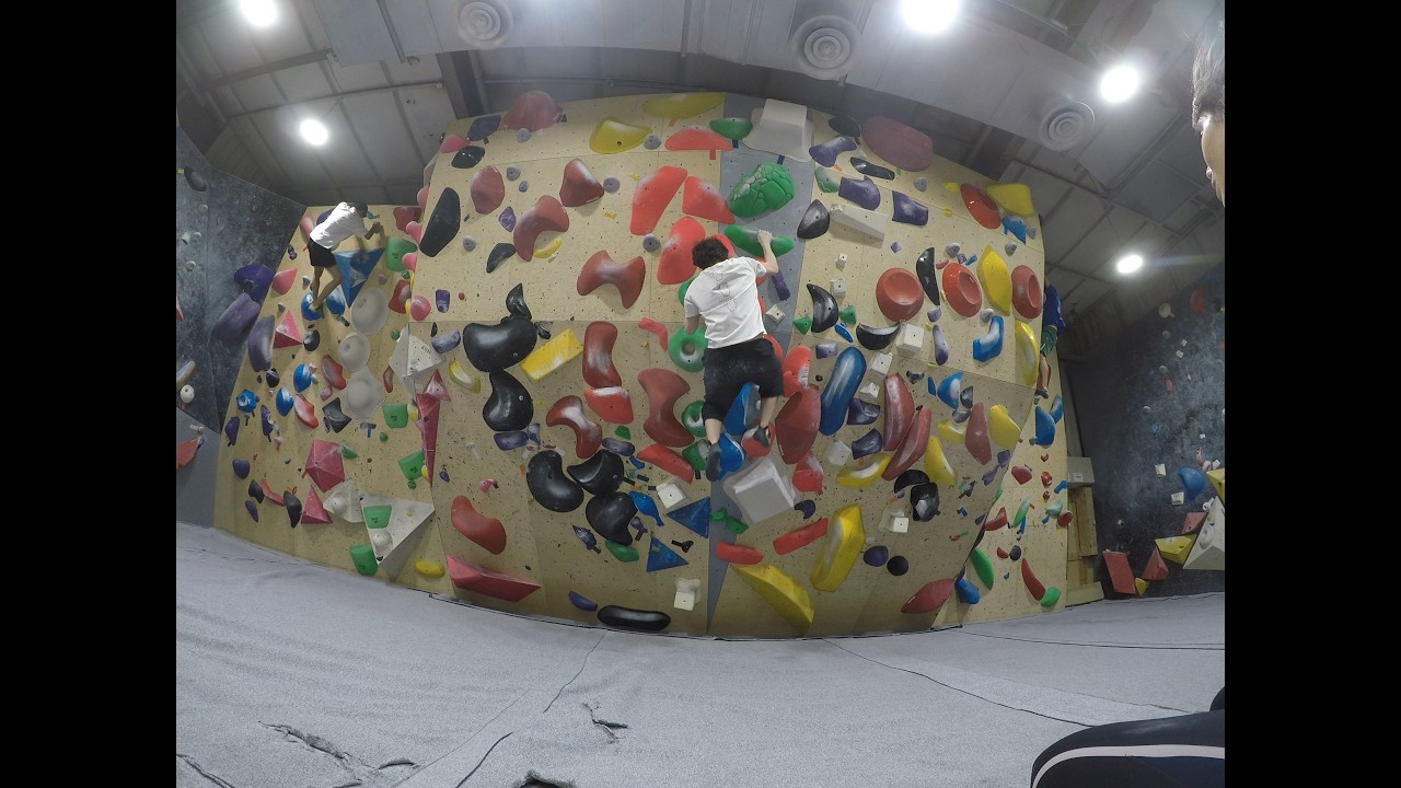 Overhang Bumps, V4+ / Дохваты на Нависании, 6B+