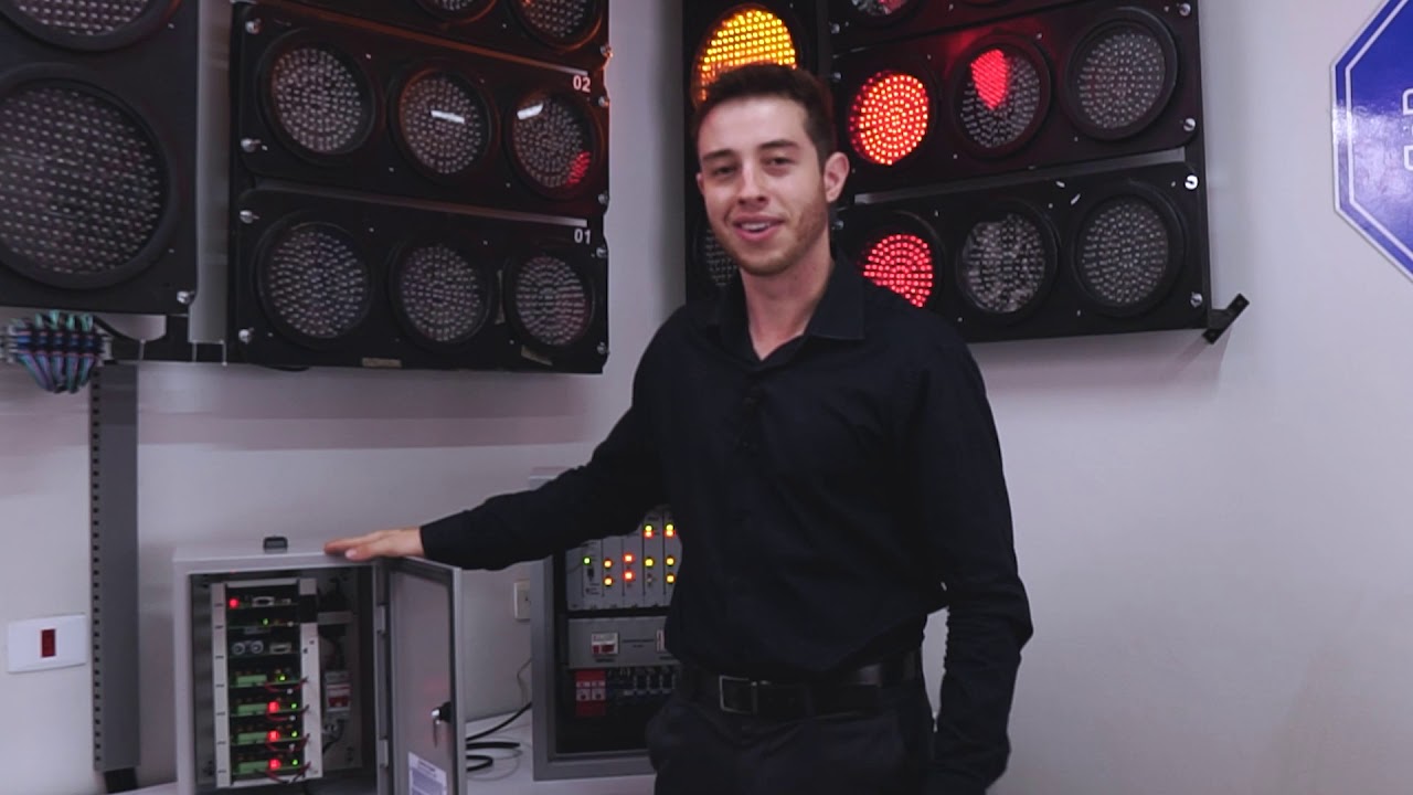 Controlador Eletrônico Microprocessado - Modelos R03 e R04.
