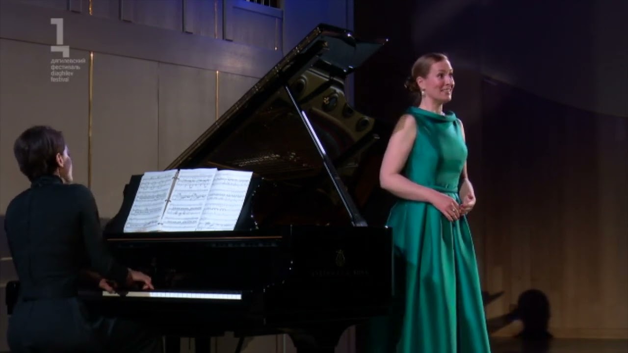 Claude Debussy: La fl&ucirc;te de Pan (Mezzo Soprano: Paula Murrihy; Piano: Tanya Blaich)