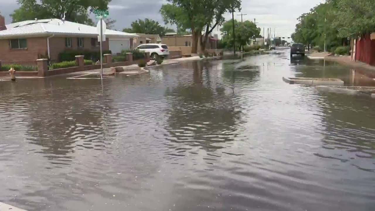 Drivers asked to avoid area near Lomas and Central due to flooding