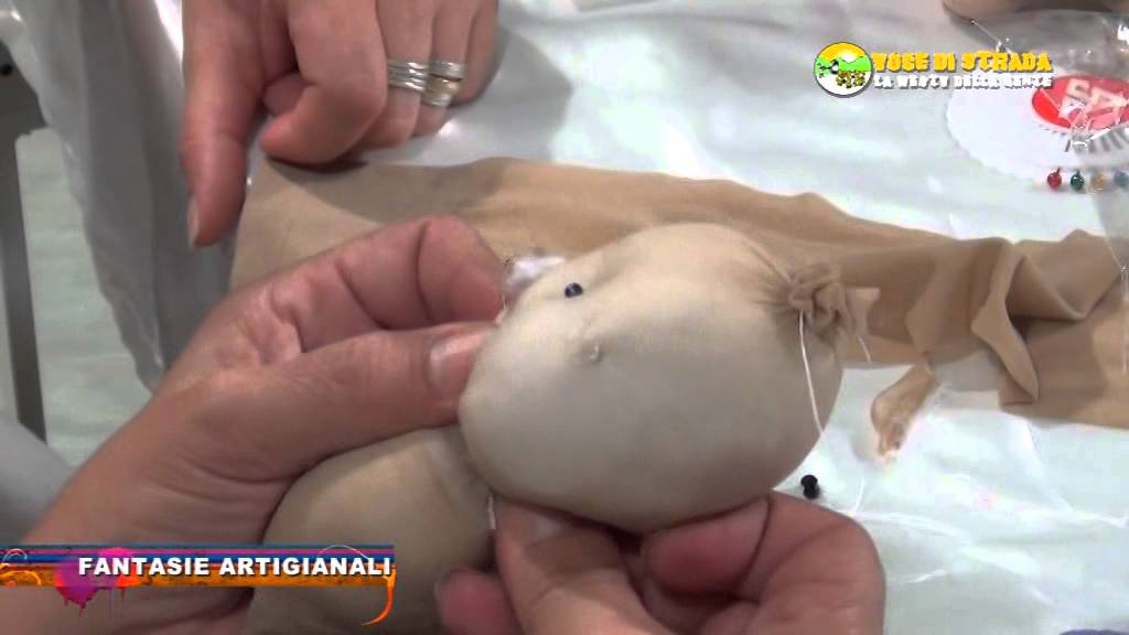 Voce di Strada - Fantasie artigianali: bamboline fatte con i collant