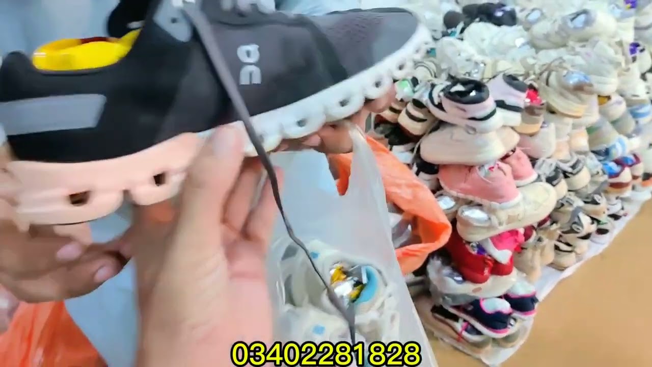 نوجوان 1 نمبر جوگر شوز کا بہترین مال اگیا ہے ریٹ انتہائی مناسب قیمت پر ہے 