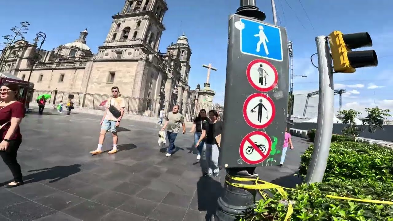 Walking tour of Z&oacute;calo, (main square), in central Mexico City 2023