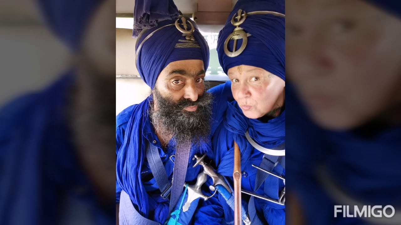 Akaali Nihang Singh & Singhni