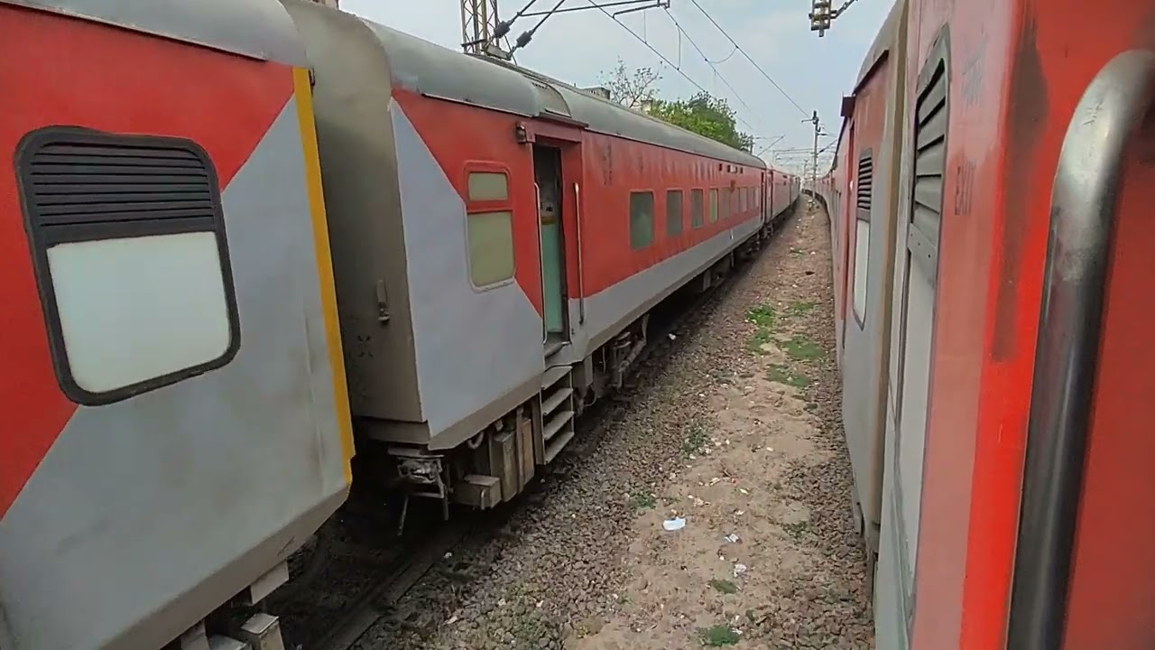 Parallel trains race || Indian Railways || Indore Superfast vs Rajdhani || New delhi 2025