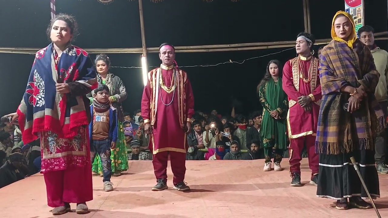 বিএনপির ভারপ্রাপ্ত চেয়ারম্যান তারেক রহমানকে নিয়ে দেশের গান যাত্রা মঞ্চে 
