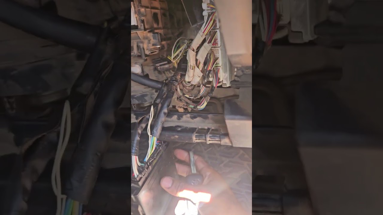 Tração da hilux 2016 em diante Luz verde continua piscando mesmo depois de tracionado