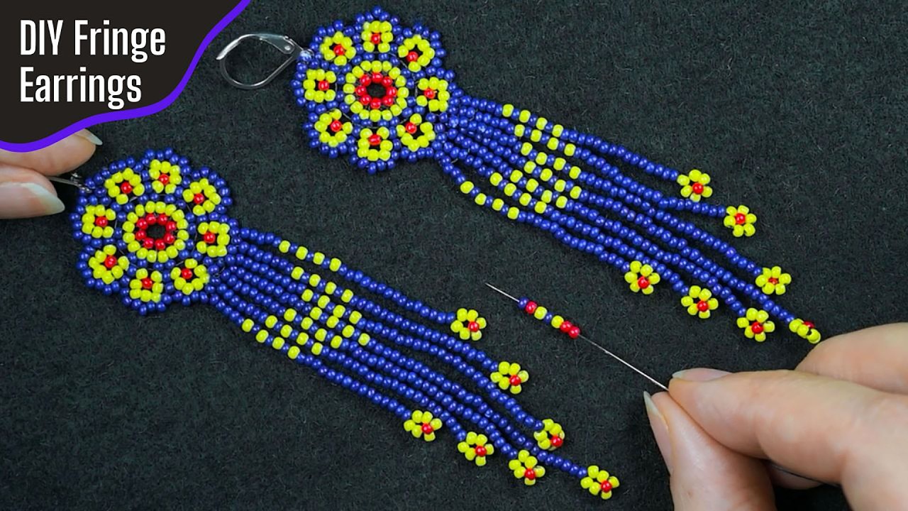 Простой мастер-класс по изготовлению сережек с бахромой из бисера 🌸 Разноцветные серьги в виде цв...