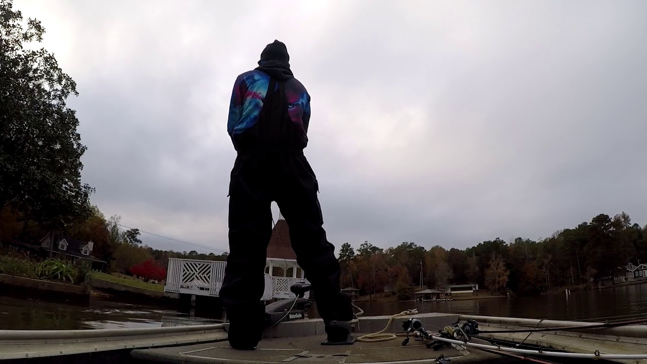 Fall Bass fishing at lake Harding