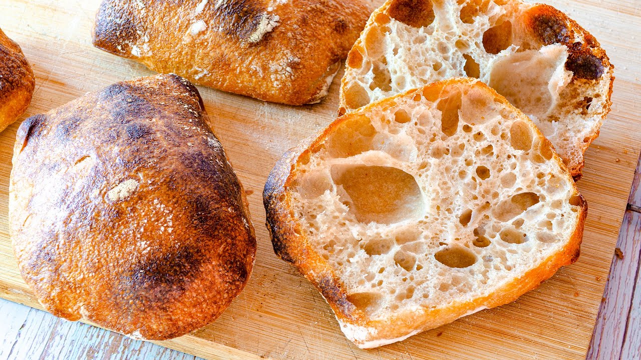 Ciabatta Brötchen mit Sauerteig - luftig und aromatisch