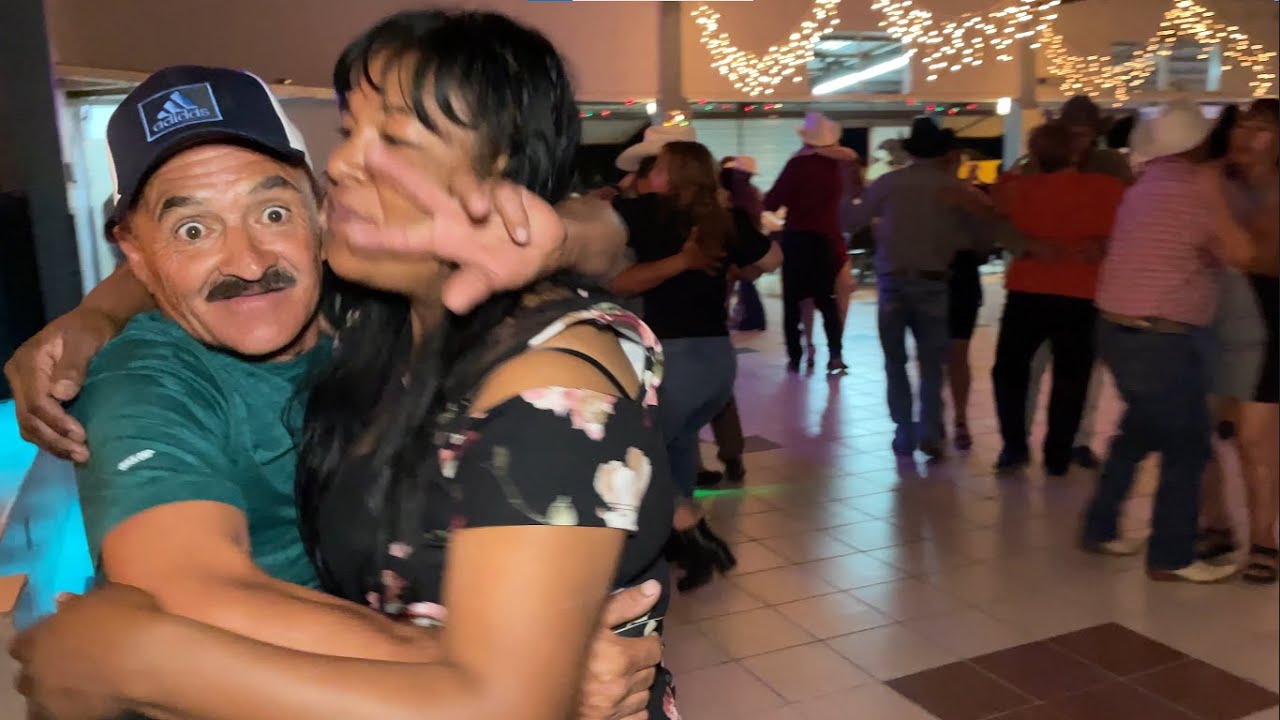 GRUPO NONOAVA OFICIAL  está en vivo en SALON LOS PINOS EN ANAHUAC CHIHUAHUA