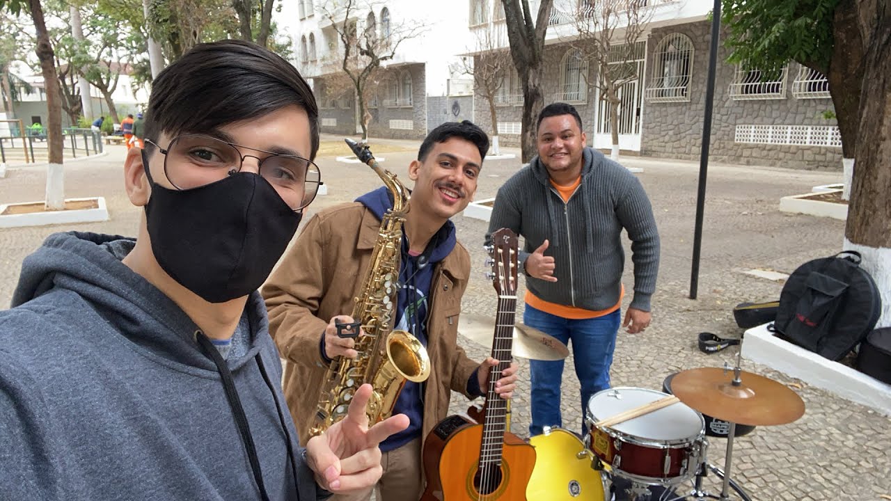 TOCANDO NA RUA PRA VIVER