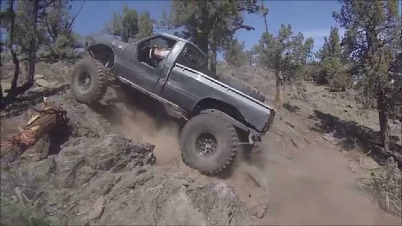 Ryan's 1st gen toyota on 39s rock crawling at Cline butte Oregon