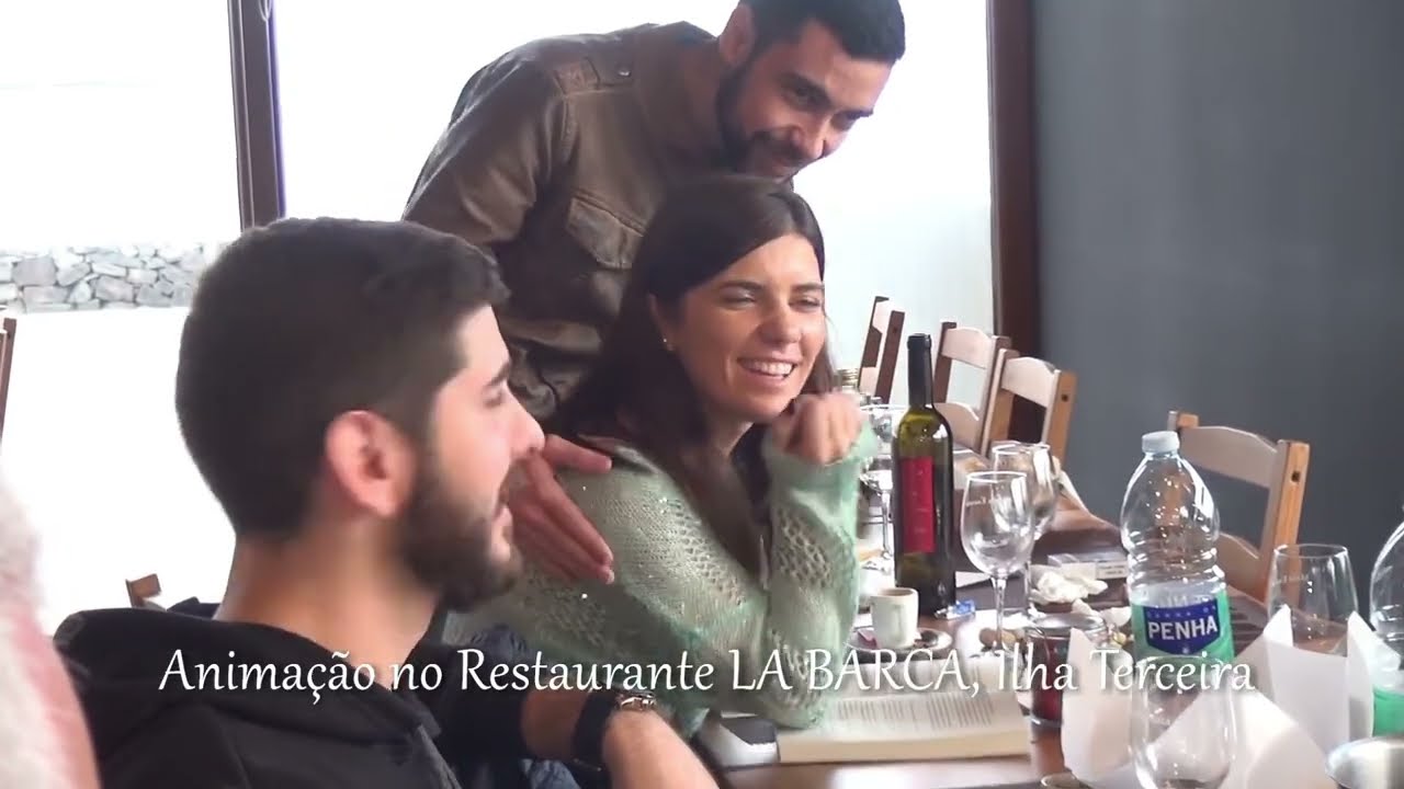 Canário e Artistas no Restaurante LA BARCA Ilha Terceira Açores