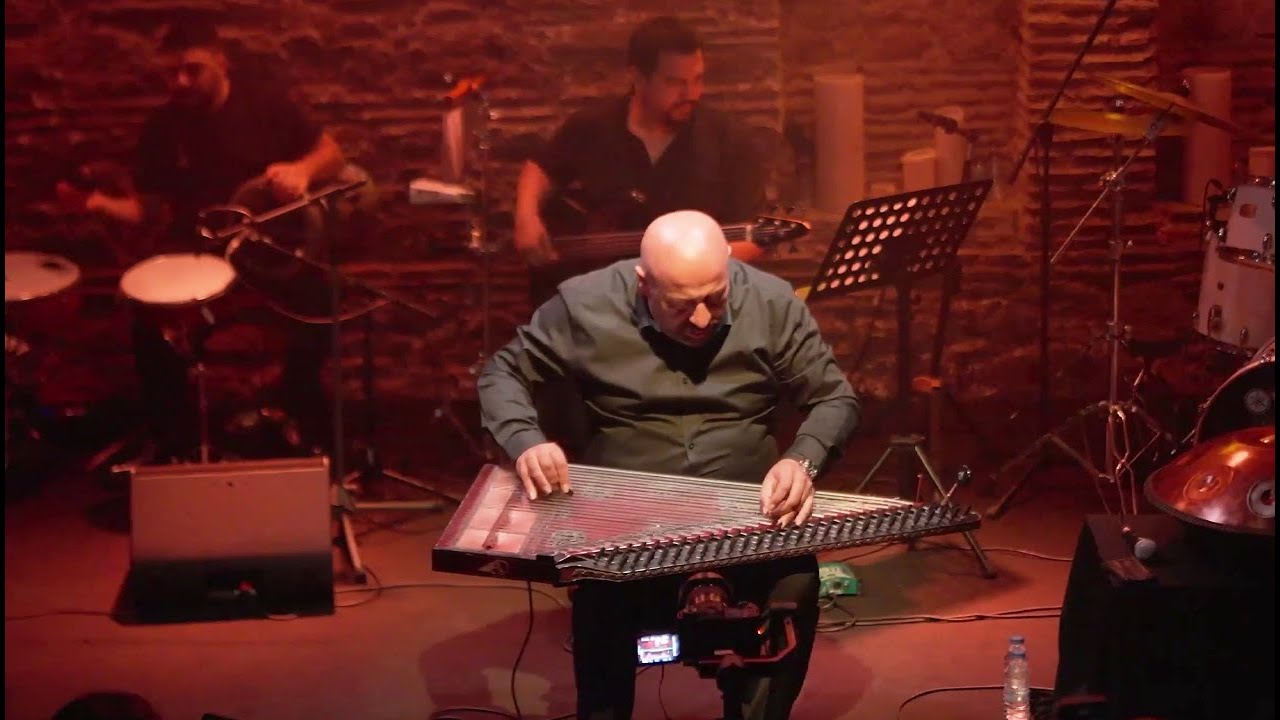 Aytaç Doğan - Maksud (Live) (Blind Concert)