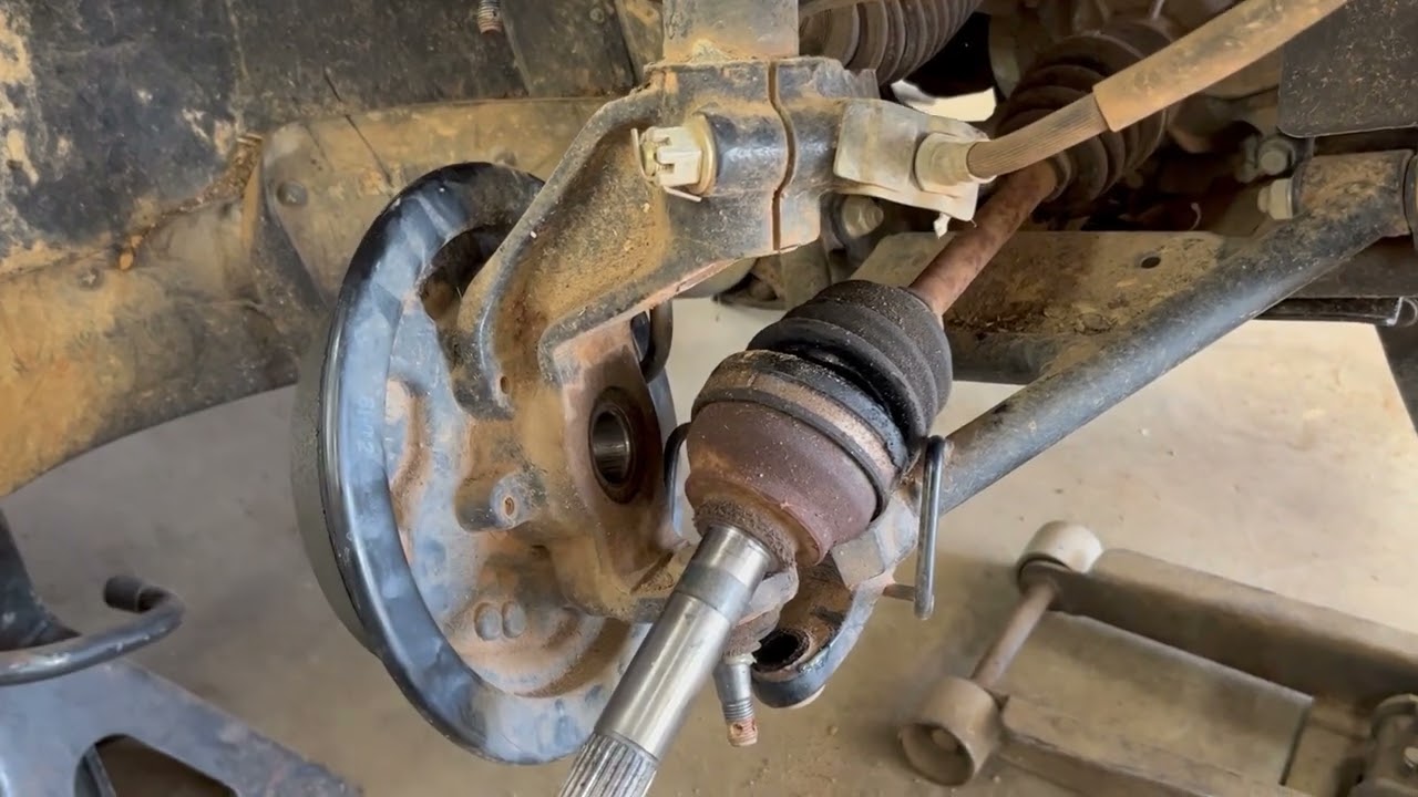 Kawasaki Mule, 610, 4010, 3010, 2510, SX, XC, замена передней оси, лопнувший пыльник оси, ось хру...