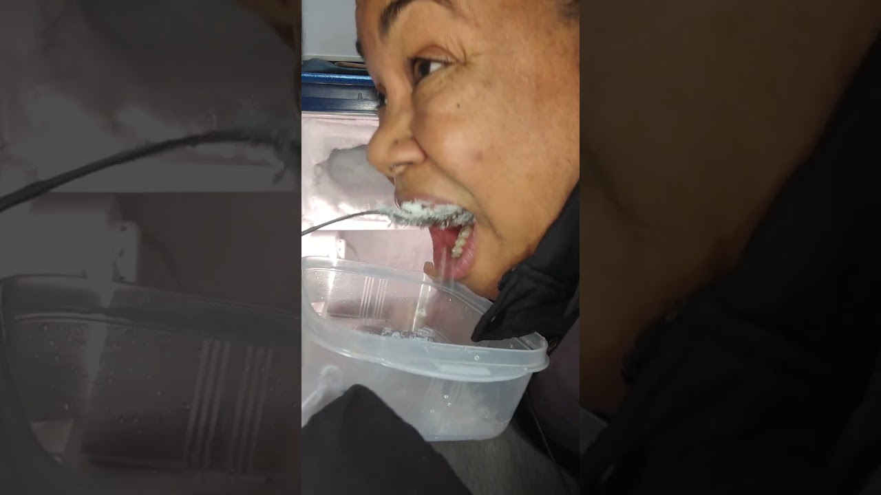 ASMR/EATING NATURAL SUPER FLUFFY ICE FROM THE BLUE FRIDGE 💙