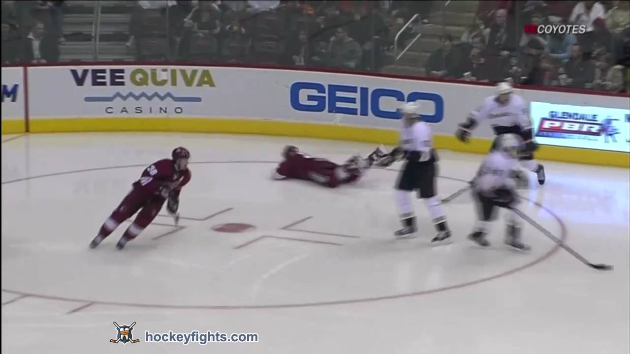Matt Beleskey vs Vernon Fiddler Jan 15, 2011