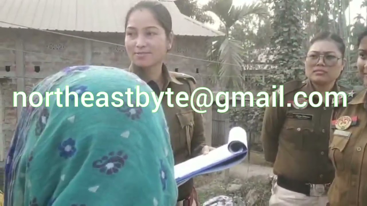 পথহারা বৃদ্ধাকে নিরাপদে বাড়ি পৌঁছে দিলেন ওসি — মানবিক উদ্যোগে স্বস্তি পরিবারে