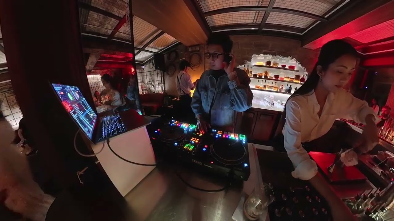 DJ G.O.B at Residents Only. (Hiphop , R&B , 1990-2000 , 2pac , Dr.Dre , Snoopdog , Jay-Z , 50 Cent)
