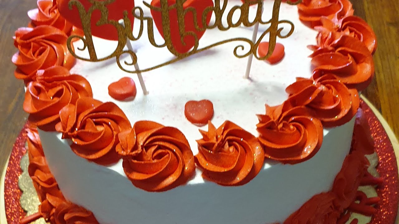Come Stuccare E   Decorare una Torta  con rose( facile )